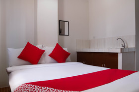 Goldentown Hotel And Residences by OYO