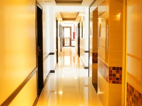 Green Banana Business Hotel