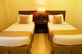 Home Crest Hotel