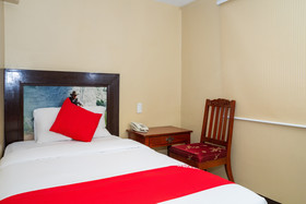 James Country Hotel 2 By OYO Rooms