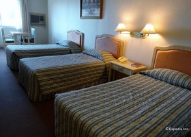 Orange Grove Hotel