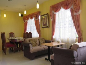 Sunny Point Hotel