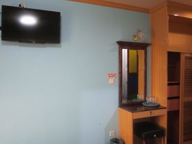 C & L Bay View Inn