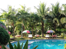 Dumaguete Springs Beach Resort