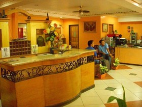 Plaza Maria Luisa Suites Inn