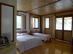 Golden Monkey Beach Hotel