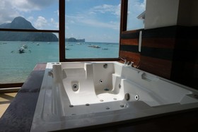 Rainforest Beach Hotel