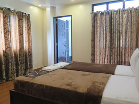 Rovic's Tourist Hotel