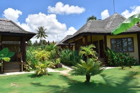 Jonas & Twins Resort