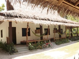 Pesangan Surfcamp Hotel