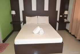 Dolyn Suites