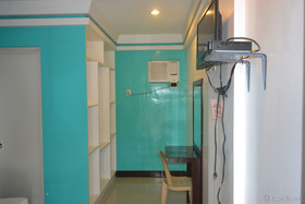 Dolyn Suites