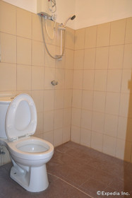 Dolyn Suites