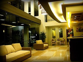 Ellis Arcade & Suites