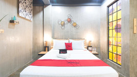Bhive Hotel by RedDoorz