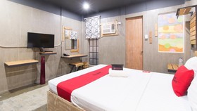 Bhive Hotel by RedDoorz