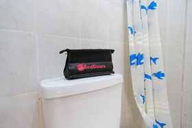 Mzj Balikbayan Inn by RedDoorz