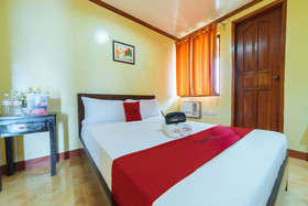 Starline Travellers Inn by RedDoorz
