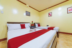 Starline Travellers Inn by RedDoorz