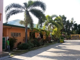 Farm Side Hotel