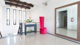 West Gate Hotel by RedDoorz