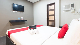 West Gate Hotel by RedDoorz