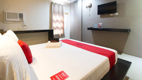 West Gate Hotel by RedDoorz