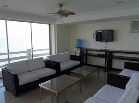 Bluefins Resort