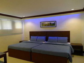 Bluefins Resort