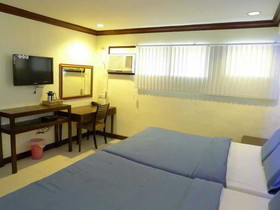 Bluefins Resort