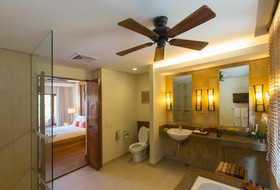 Crimson Resort & Spa Mactan, Cebu
