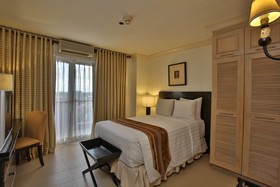 Crown Regency Suites & Residences Mactan