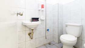 Galoso Travellers Inn by RedDoorz