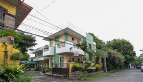 Galoso Travellers Inn by RedDoorz