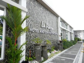 La Piazza Hotel & Convention Center