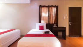 Basic Rooms Hotel by RedDoorz