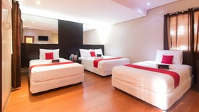 Basic Rooms Hotel by RedDoorz