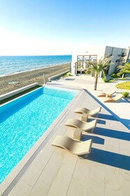 Tana Beach Villas