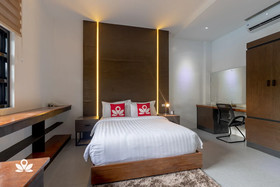 Elkanville Hotel by ZEN Rooms