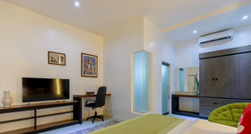 Elkanville Hotel by ZEN Rooms