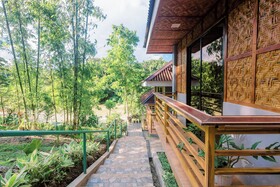 Busai Dream Falls Resort