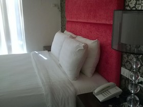 Queen Margarette Hotel Downtown