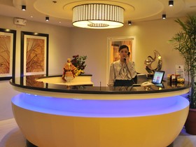Queen Margarette Hotel Downtown
