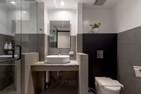 Draper Startup House for Entrepreneurs Hotel