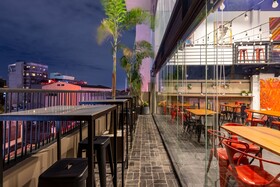 Draper Startup House for Entrepreneurs Hotel