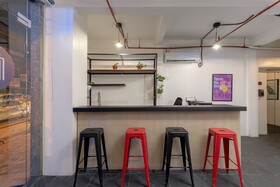 Draper Startup House for Entrepreneurs Hotel