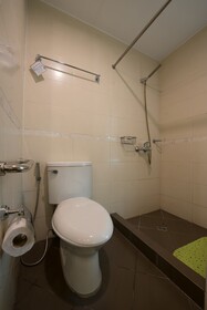 Festive Hotel by OYO