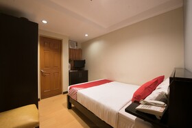Festive Hotel by OYO