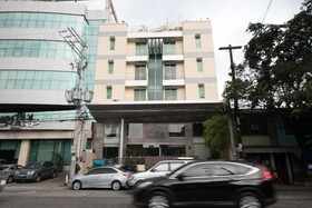 Festive Hotel by OYO