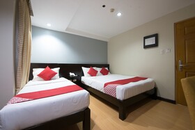 Festive Hotel by OYO